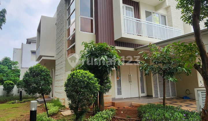 Jual Rumah 2 Lantai Hoek SHM Minim Renovasi Lokasi dan View Paling Bagus di Cluster Acacia Residence Dekat Summarecon Mal Bekasi 2