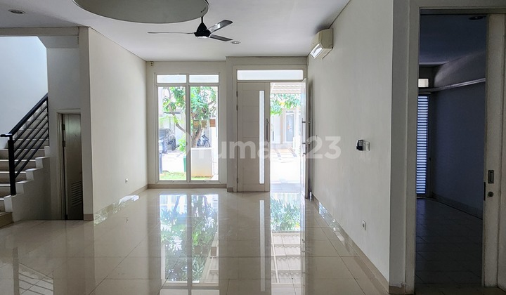 Jual Cepat Rumah 2 Lantai SHM Kondisi Bagus Siap Huni Bonus Ac di Maple Residence Dekat Summarecon Mal Bekasi 2