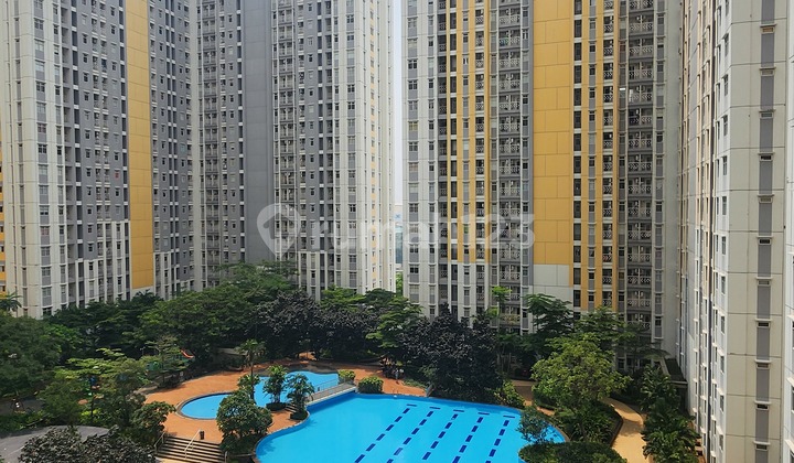 Jual Murah Apartemen The Springlake Tipe 2 Kamar Tidur Unfurnished View Kolam Renang PPJB di Menara Basella Dekat Summarecon Mal Bekasi