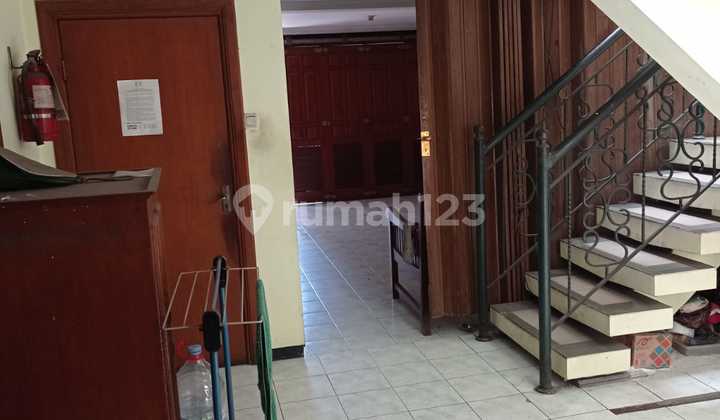 Dijual Rumah Jl. Raya Manyar Tirtoyoso