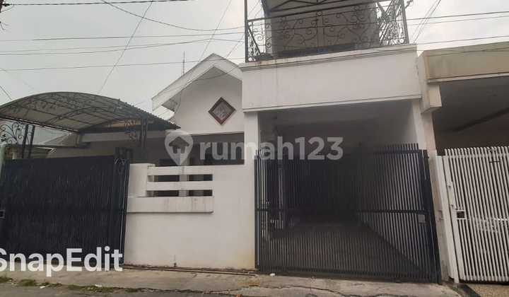 For Rent: House on Jl Simpang Darmo Permai Selatan 1