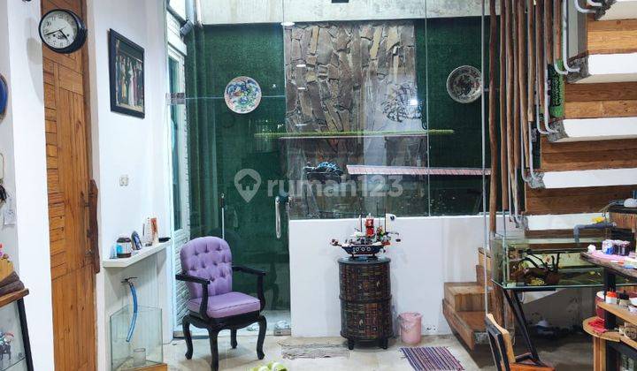 Dijual Rumah Palm Spring Regency Jambangan 1