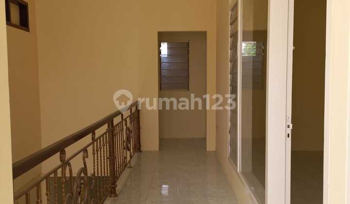 Disewakan Rumah Jl Simpang Darmo Permai Utara 2