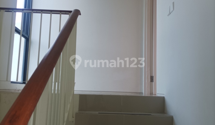 Disewakan Rumah Nwl 2 Lantai Disewakan Rumah Nwl 2 Lantai