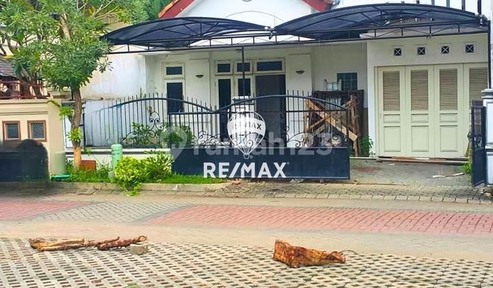 For Rent Villa House Taman Gapura