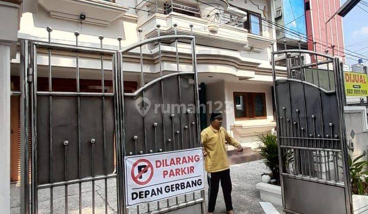 Rumah Mewah 2 Lantai di Pusat Kota Sukabumi 1