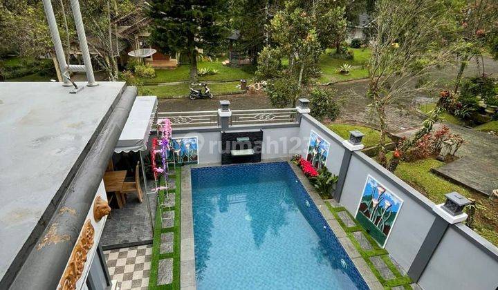 Villa Mewah Tipe Victorian Ada Kolam Renang 1