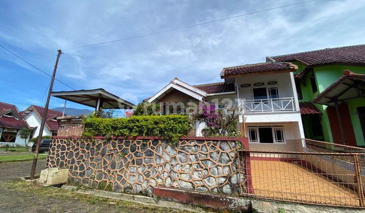 Ready-to-move-in fully furnished house in Orchid Cipanas Ready-to-move-in fully furnished house in Orchid Cipanas