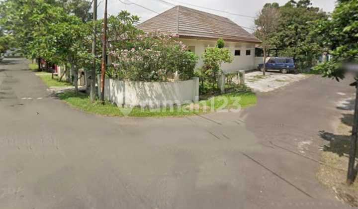 For Sale Land Area House Strategic Location
