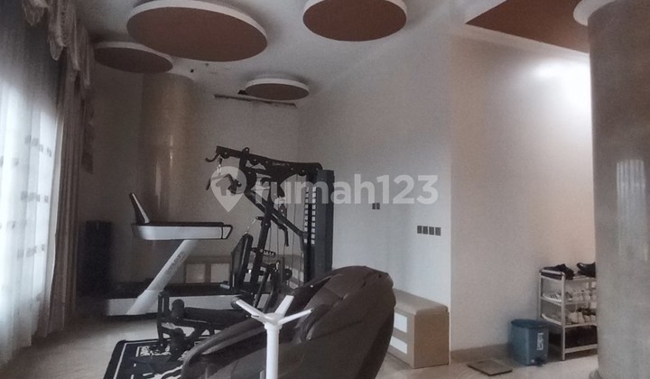 For Sale Superlux House Available on Jakarta Arcamanik Road. 2