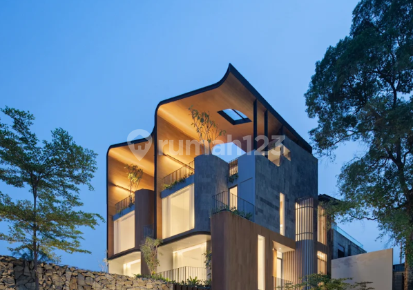 A special house in the Kemang cluster area. Unique design with a very stylish rooftop lounge.