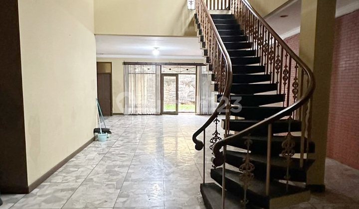 Rumah Lama Hitung Tanah di Area Bagus Dekat Kebayoran Lama 1