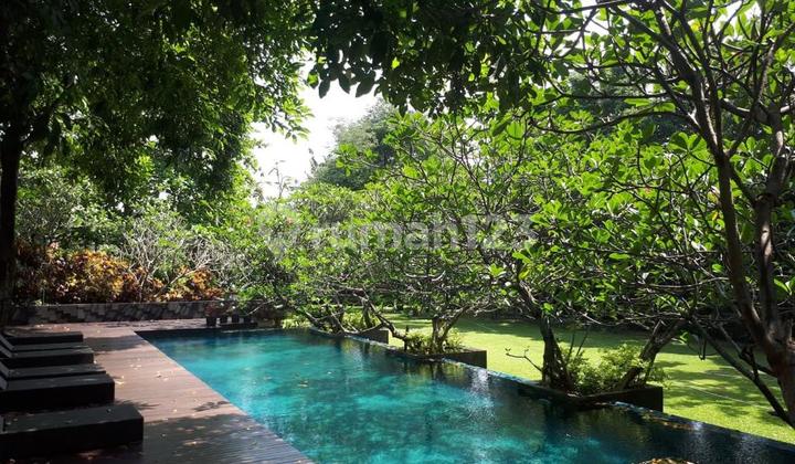 Villa yang sangat bagus di kompleks dekat Sekolah Internasional Prancis