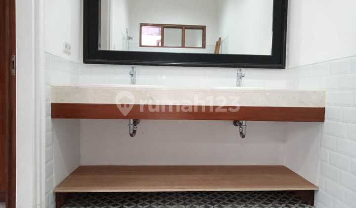 Nice, tidy, comfortable house, quiet neighborhood, not far from Cipete French School. There is a swimming pool. 2