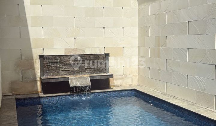 Dijual Rumah Sultan di Senopati, dekat SCBD. Ada swimming pool & sauna, parkir 5 mobil 2