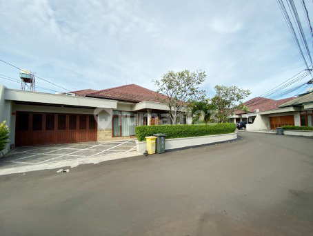 Luxurious Private House In Compound, Gandaria
