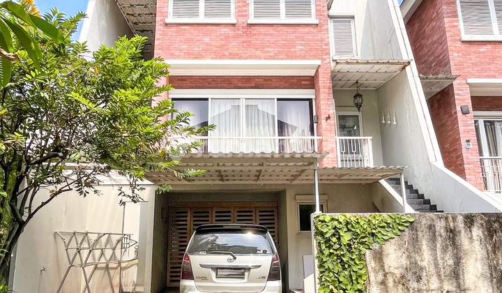 For Sale Ready-to-Live House in a Cluster in Cilandak