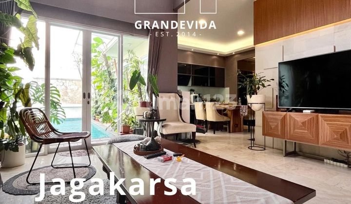 Rumah Dalam Town House Di Jagakarsa  Sangat Terawat Dengan Private Pool 