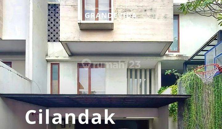 Rumah Di Cilandak  Modern Tropical Dalam Town House Dekat Citos Siap Huni  1