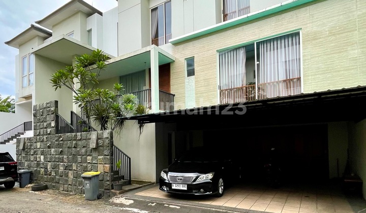 House Price Reduced 5 Minutes to Tb Simatupang Toll Gate House Price Reduced 5 Minutes to Tb Simatupang Toll Gate