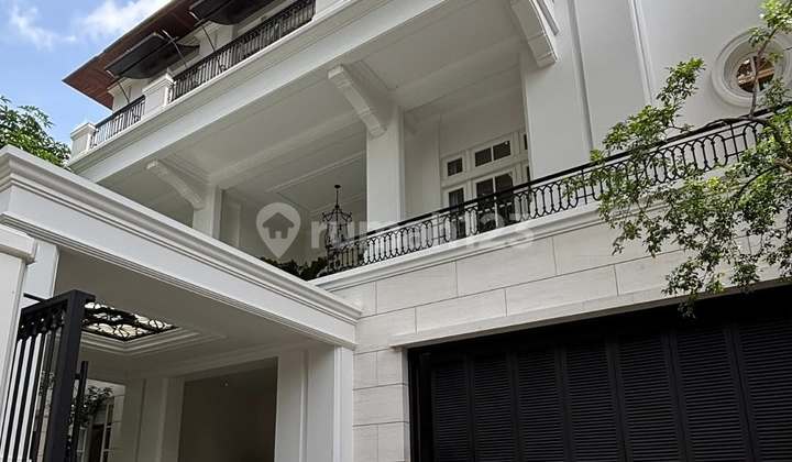 Kuningan - [For Sale] : Rumah Mewah Ekslusif, Super strategis di pusat bisnis.