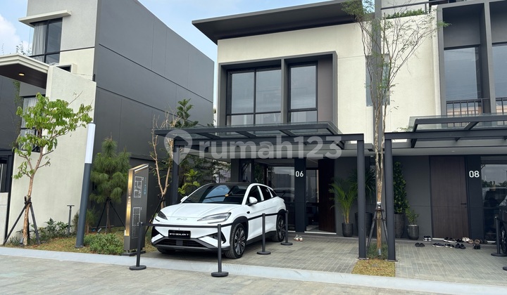 For Sale 2-Story Gold Type House 3 Bedrooms Serpong Tangerang