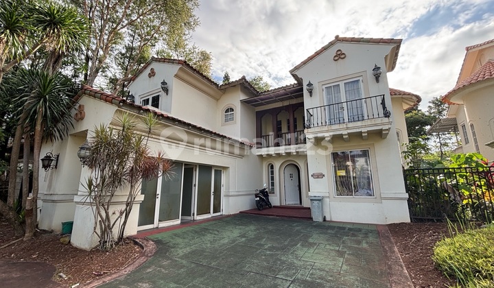 Dijual Rumah Mewah 18x30 Taman Beverly Golf Lippo Karawaci Dijual Rumah Mewah 18x30 Taman Beverly Golf Lippo Karawaci