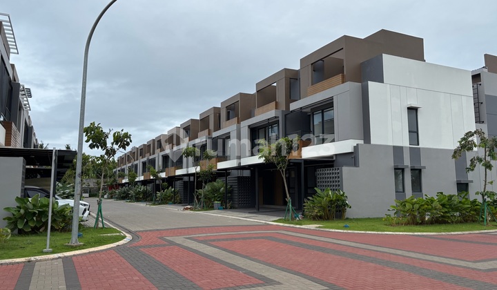 Dijual Rumah Hoek Siap Huni Terravia Adora Luxe Gading Serpong Dijual Rumah Hoek Siap Huni Terravia Adora Luxe Gading Serpong
