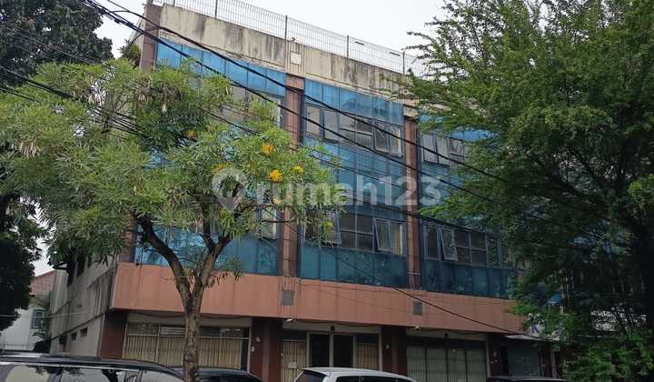 Ruko Siap Pakai Hadap Jalan Dekat Permata Kuliner Lippo Karawaci