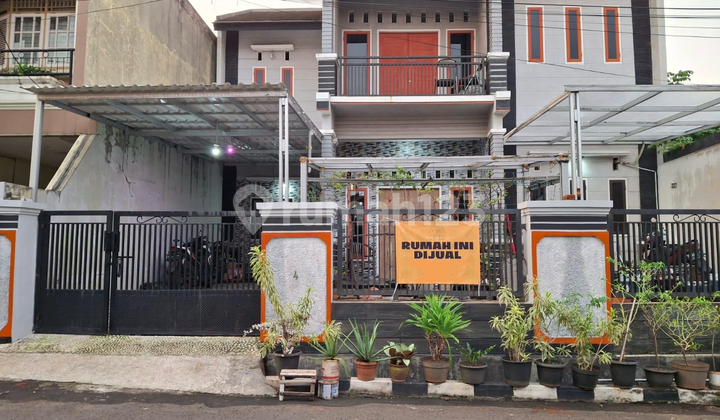 For Sale Cheap 6-Bedroom House in Bintaro South Tangerang