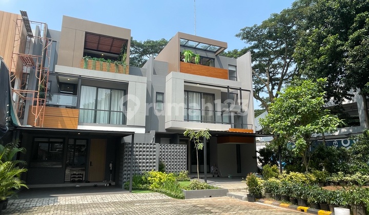 Dijual Rumah 3 Lantai Siap Huni Cluster Terravia BSD City Dijual Rumah 3 Lantai Siap Huni Cluster Terravia BSD City