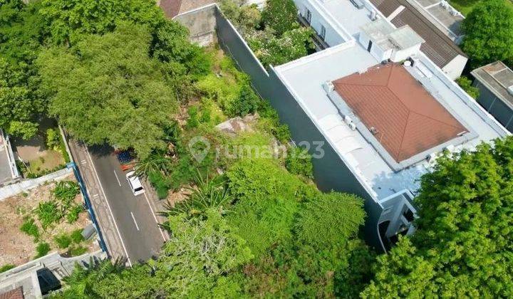 Tanah cocok buat town house, rumah mewah, posisi hook di Menteng