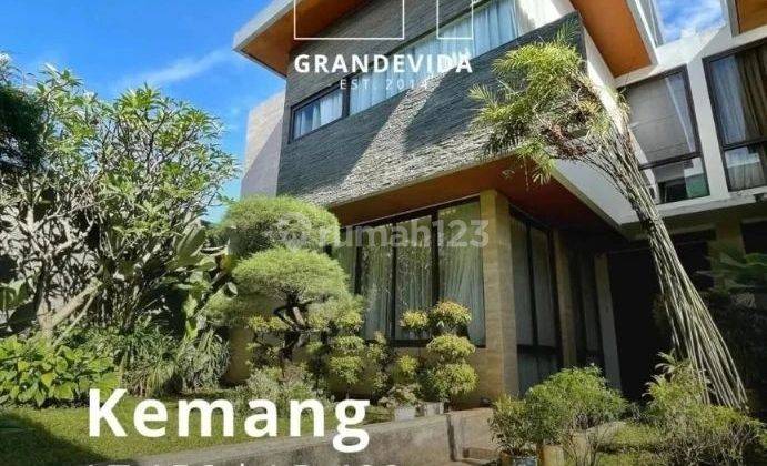 KEMANG  3 LANTAI PLUS ROOFTOP, SANGAT TERAWAT SIAP HUNI. 1