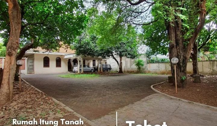 RUMAH DENGAM HALAMAN BISA KANTOR  DI TEBET JAKARTA SELATAN