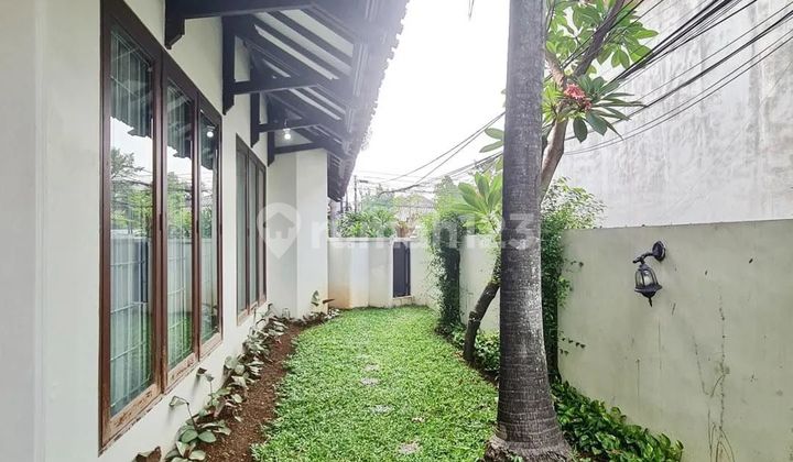 RUMAH DI HOOK, 2 LANTAI,TERAWAT CIPETE JAKARTA SELATAN 2