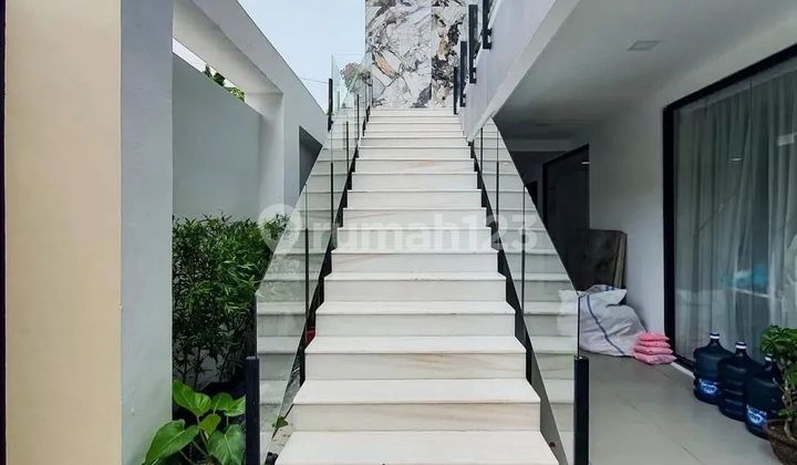 RUMAH BARU,3LANTAI, PRIVATE POOL PONDOK INDAH JAKARTA SELATAN
