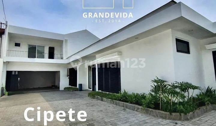 RUMAH MEWAH, TERAWAT, SIAP HUNI DI CIPETE JAKARTA SELATAN