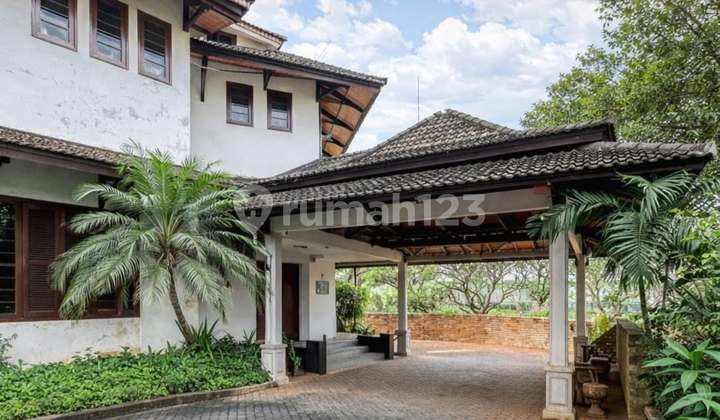 Tanah Luas Bonus Rumah di Bukit Golf Pondok Indah Jakarta Selatan