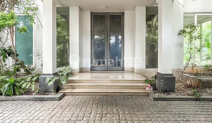Rumah Mewah Hook Siap Huni di Kebayoran Baru Jakarta Selatan