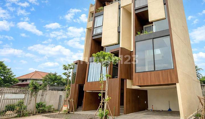 Townhouse Baru, Lokasi Strategis Kemang Jakarta Selatan