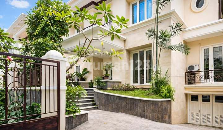 Rumah Terawat dan Siap Huni di Pondok Indah Jakarta Selatan Rumah Terawat dan Siap Huni di Pondok Indah Jakarta Selatan