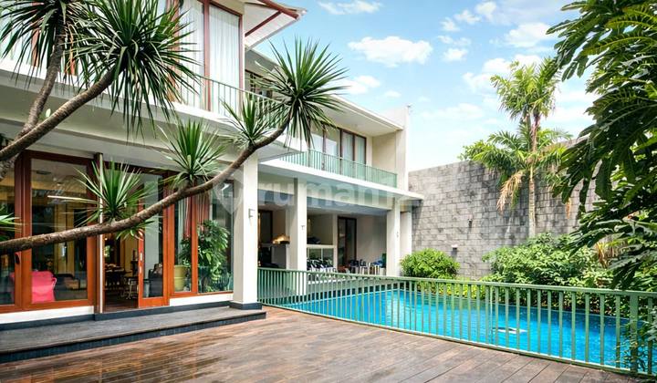 Rumah Mewah Siap Huni di Pondok Indah Jakarta Selatan Rumah Mewah Siap Huni di Pondok Indah Jakarta Selatan