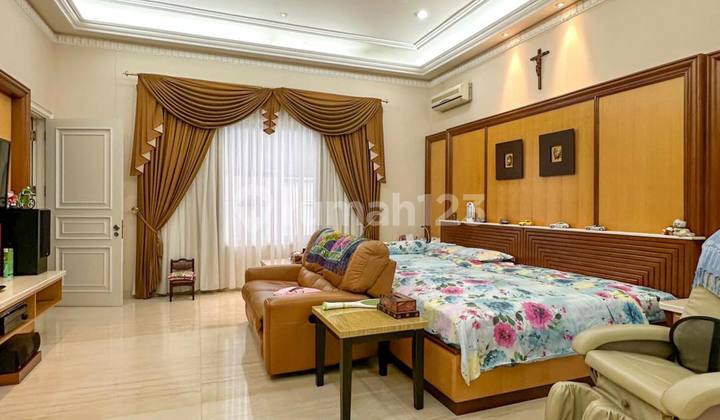 Rumah Luas Area Premium Kebayoran Baru Jakarta Selatan