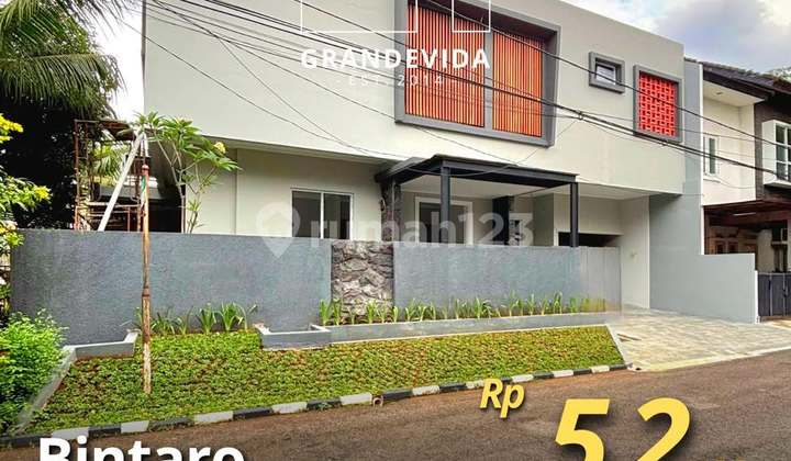 New House in a Hook Complex in Bintaro, South Tangerang