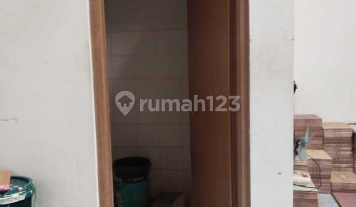 Gudang / Kantor  Dijual SHM Hak Milik  di Jl  Raya Majapahit Pedurungan Kidul  Semarang Timur