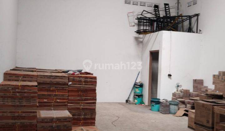 Gudang / Kantor  Dijual SHM Hak Milik  di Jl  Raya Majapahit Pedurungan Kidul  Semarang Timur