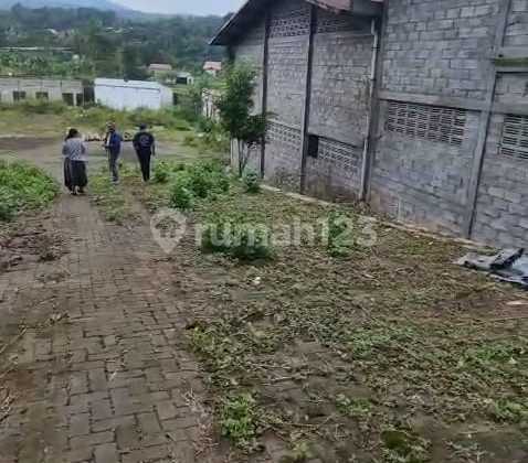 Warehouse Complex for Sale Land Price on Jl Raya Mr. Wuryanto Sumurejo, Gunungpati District. 1