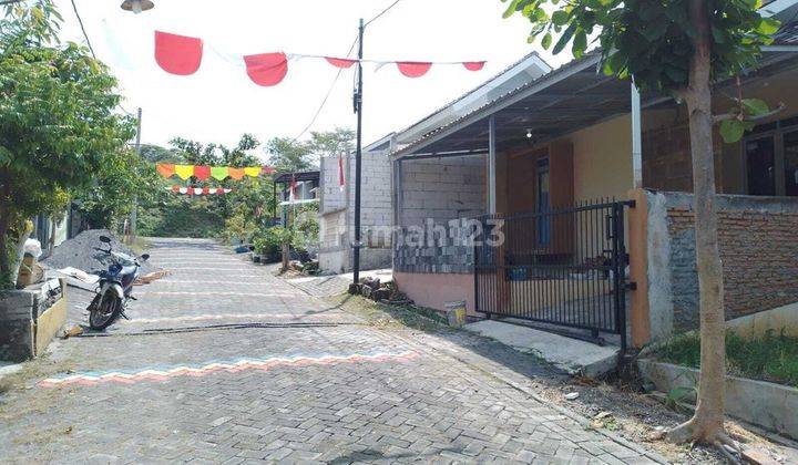 Bebas Banjir , Rumah Dijual SHM Hak Milik Di Perum Bukit Kencana Cluster Meteseh Kec Tembalang  2