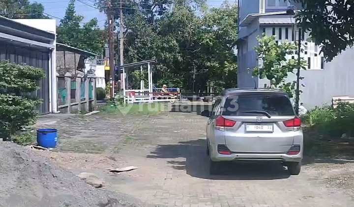 Rumah Baru Dijual Bonus Pagar, Canopi dan AC Jl Raya Lebar di Bpd 3 Tlogomulyo Kec Pedurungan Semarang Timur 2