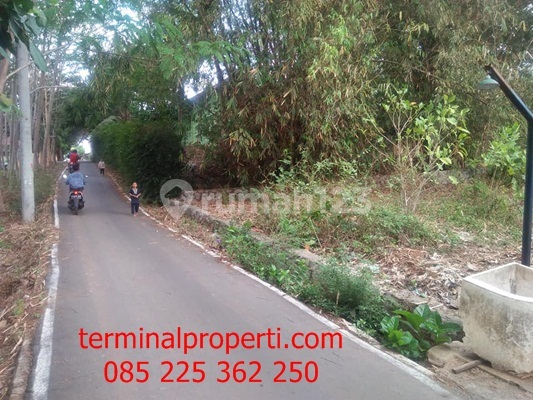 Land for Sale with Foundation, Direct from Owner in Temugiring, near Hermina Hospital Karangrejo, Banyumanik, Semarang. 1